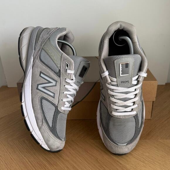 New Balance 990 V5 Grey/White Men Sneakers - SZ 7.5 D - Picture 1 of 16